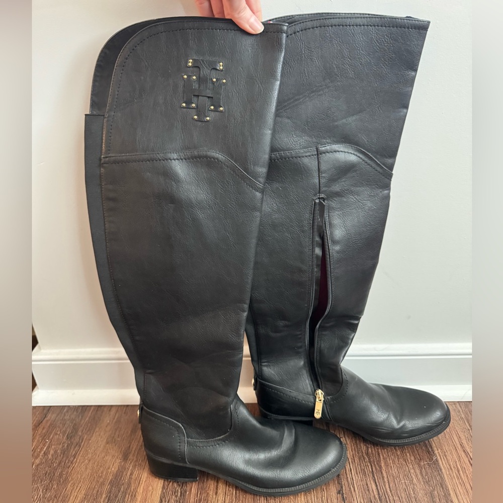 Tommy Hilfiger Black Leather Riding Boots | Knee High Gold Zipper Size 8